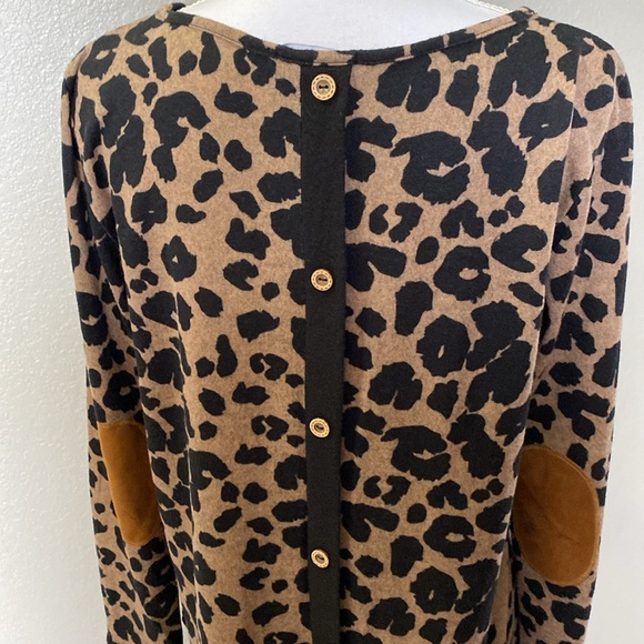 Pink Clover Animal print too with button detailed back and patch elbow, size L - Picture 3 of 6